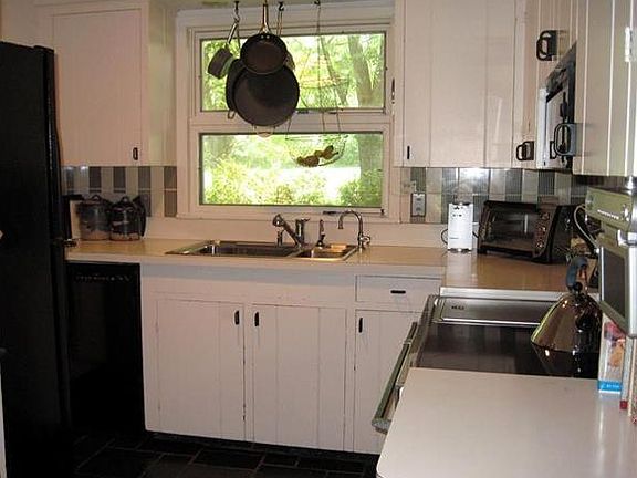 5th image of 32109 Shaker Blvd