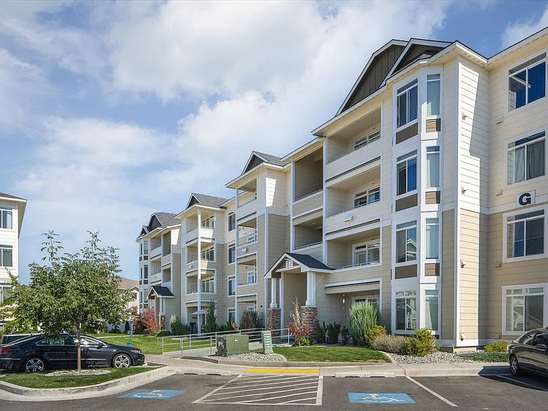 Hilby Station Apartments — Photo 4