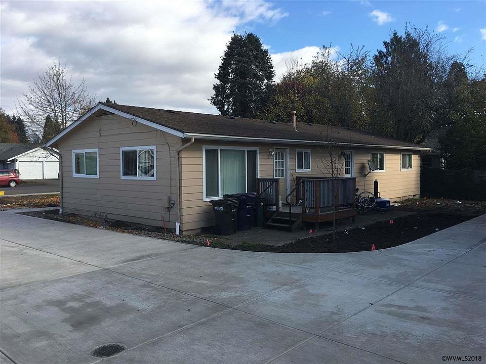2nd image of 767 Clay St E