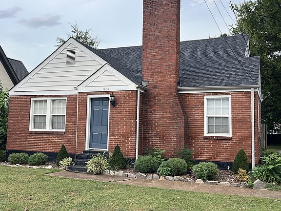 3rd image of 1208 N Maple St