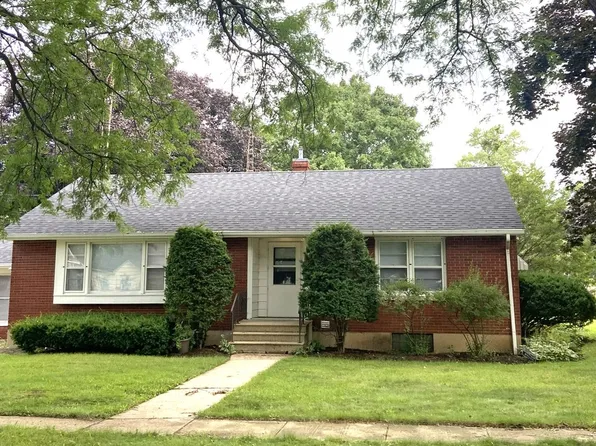 333 Schryver Ave, Woodstock, IL 60098