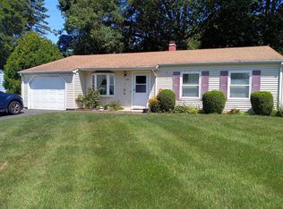 178 Bear Paw Rd, Bridgeport, CT 06606