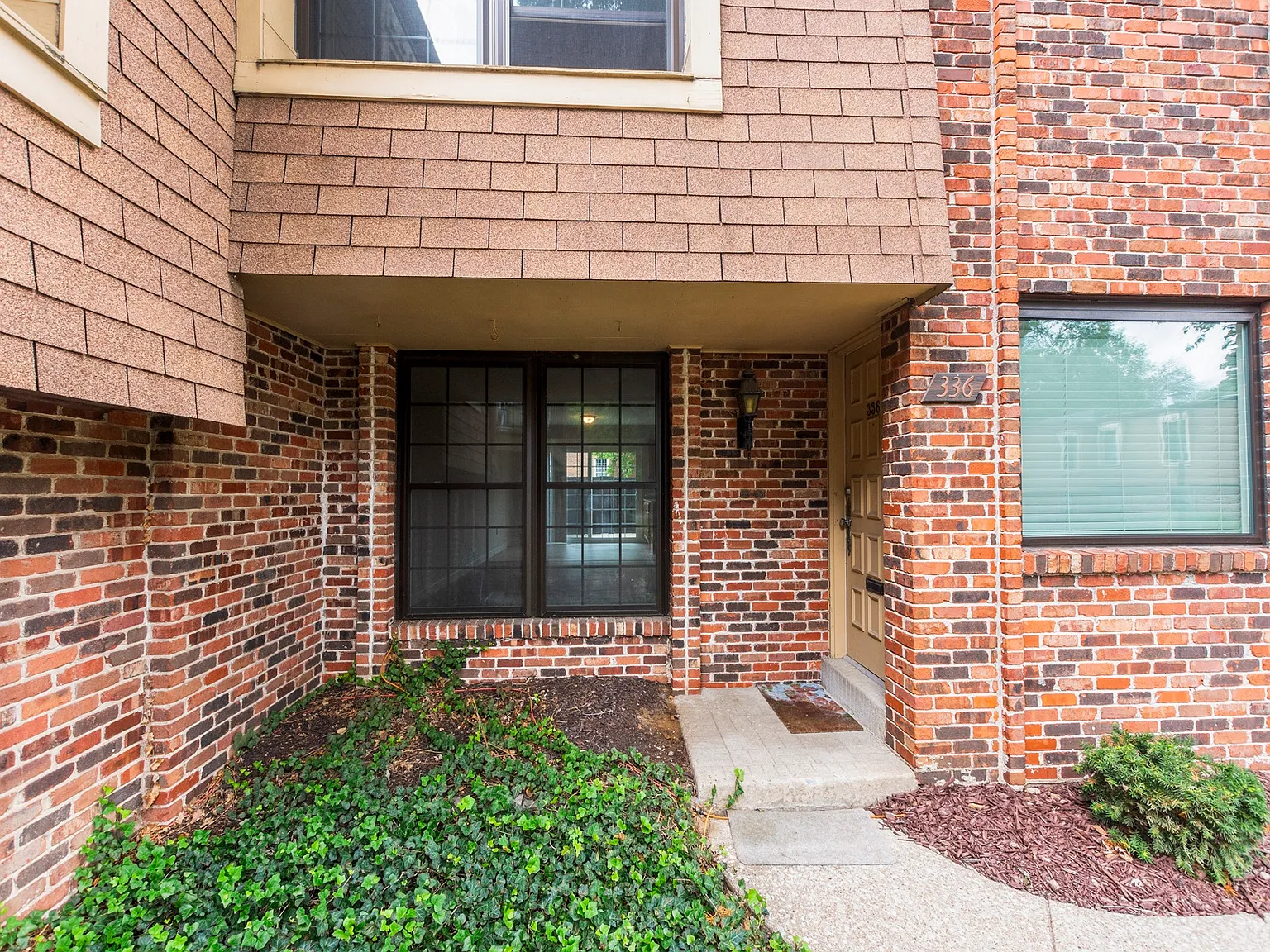 3 bed, 1396 sqft, $1,625 — Photo 1