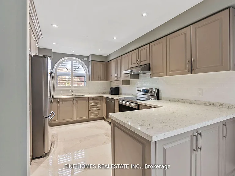 109 Angelina Ave — Photo 8