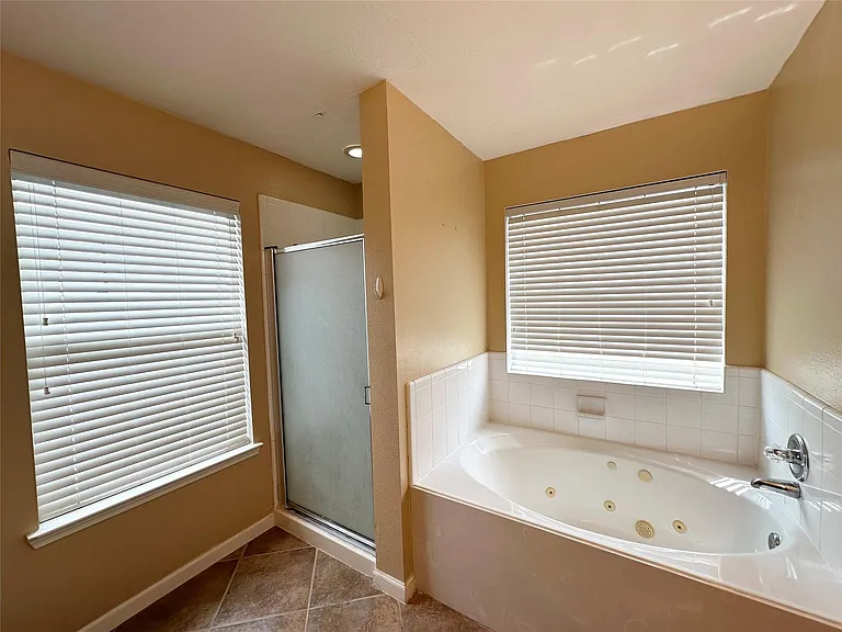 9922 Sand Lodge Ln — Photo 16