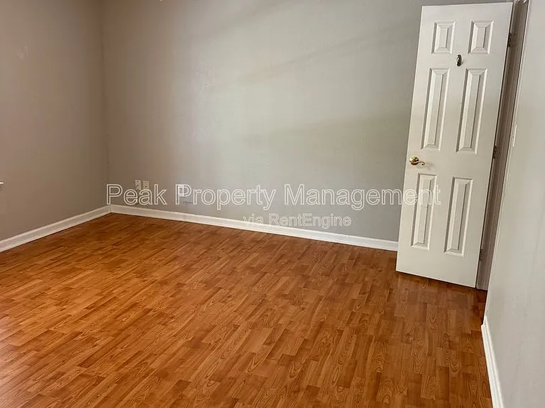 9411 Links Ln #M — Photo 5