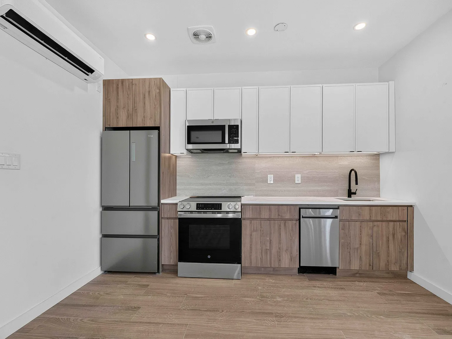 948 New York Avenue — Photo 1