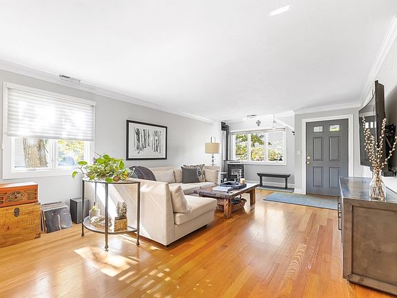 4th image of 66 Pleasant St #16