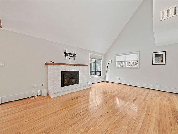 5th image of 12 Herring Brook Ln