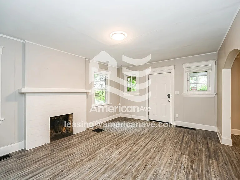 1159796_001_living_room_2.jpg