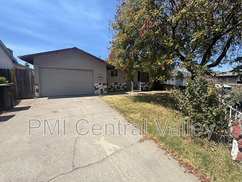 1451 Denver Ave
