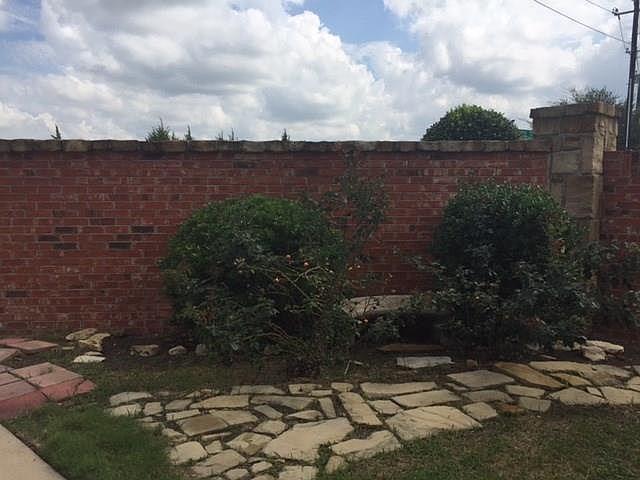 1st image of 2535 Bonnie Ln