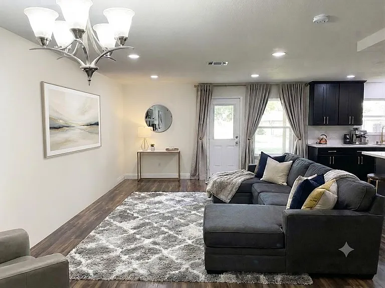 12910 Almeda Crossing Ct — Photo 2