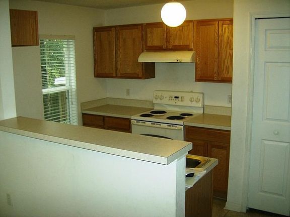 3rd image of 4659 Ashburn Square Dr