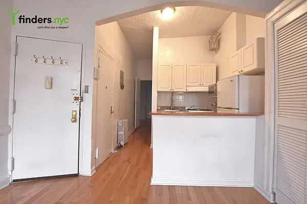 Rented by Clove Realty LLC | media 5