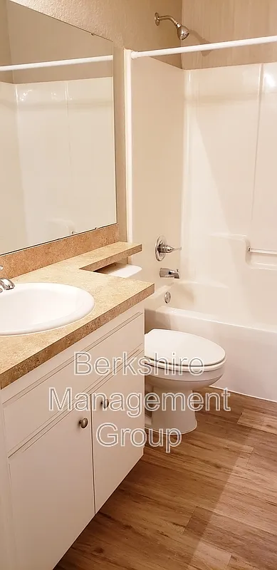2 bed, 2.0 bath, 1408 sqft, $1,795 — Photo 2