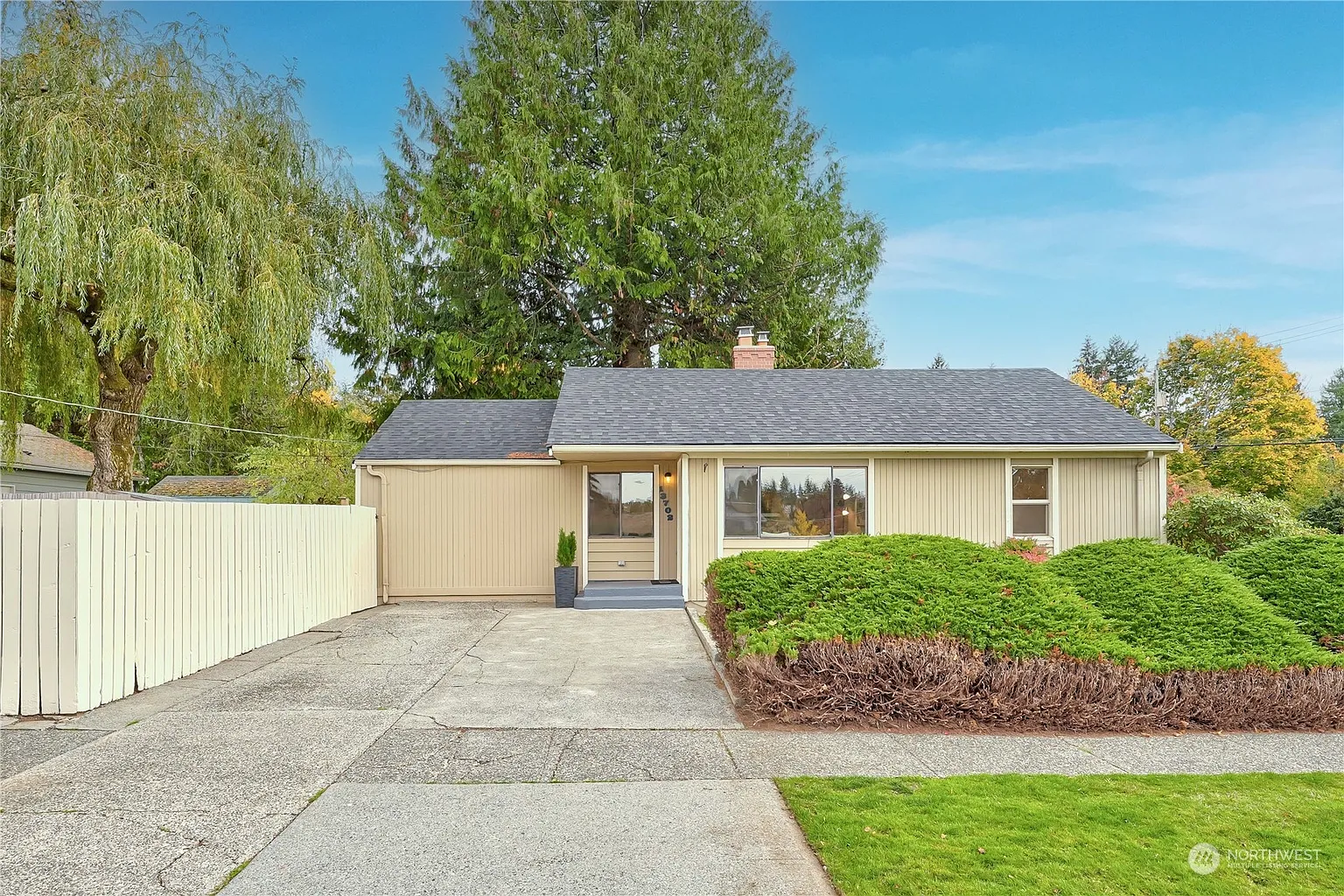 13702 Ashworth Avenue N photo 1