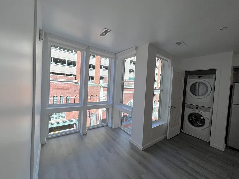 725 W Pratt St. — Photo 83