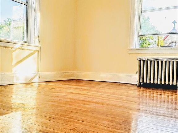 2nd image of 3115 21st Ave APT 2B