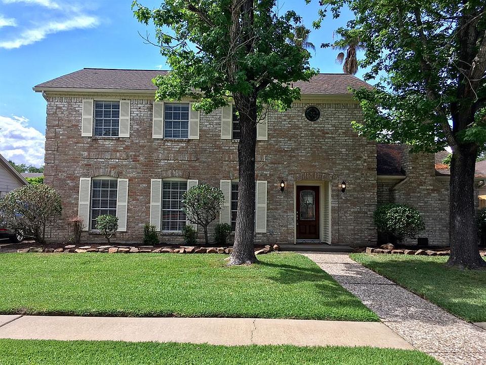 2nd image of 16423 Havenpark Dr