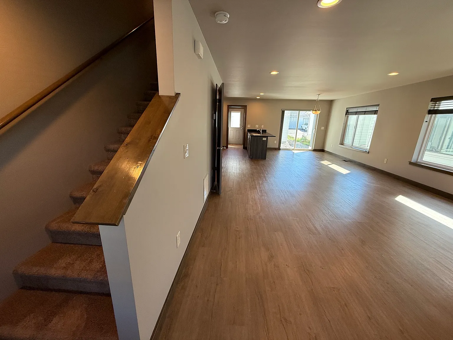 3 bed, 2.5 bath, $2,500 — Photo 2