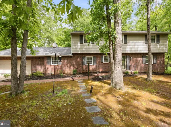 11 Forage Ln, Cherry Hill, NJ 08003