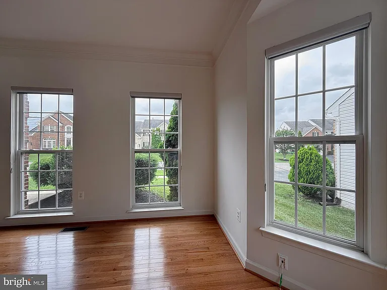 4415 Medallion Dr — Photo 8