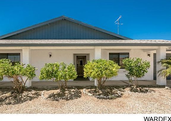 4th image of 3385 Desert Dr