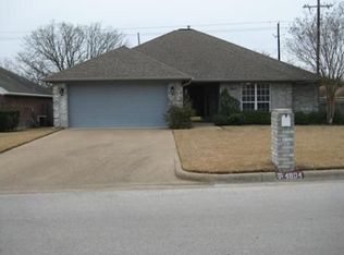 4804 Winchester Dr, Bryan, TX 77802