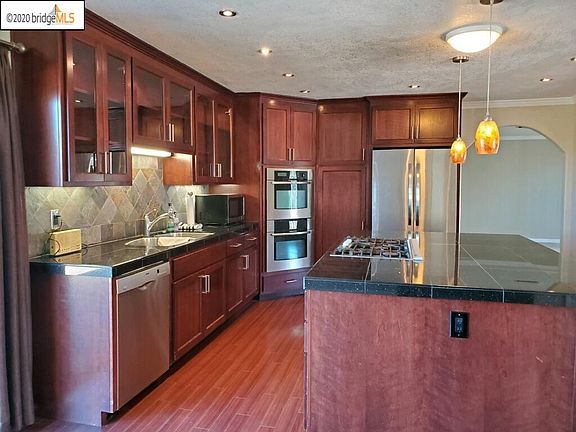 5th image of 4283 Hillview Dr