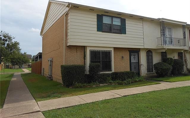 1st image of 101 W Mountain Creek Dr