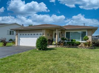 678 N Katherine Ln, Addison, IL 60101