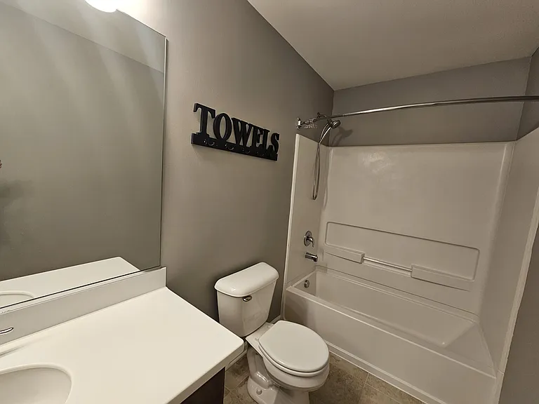 95 Valencia Pkwy — Photo 51