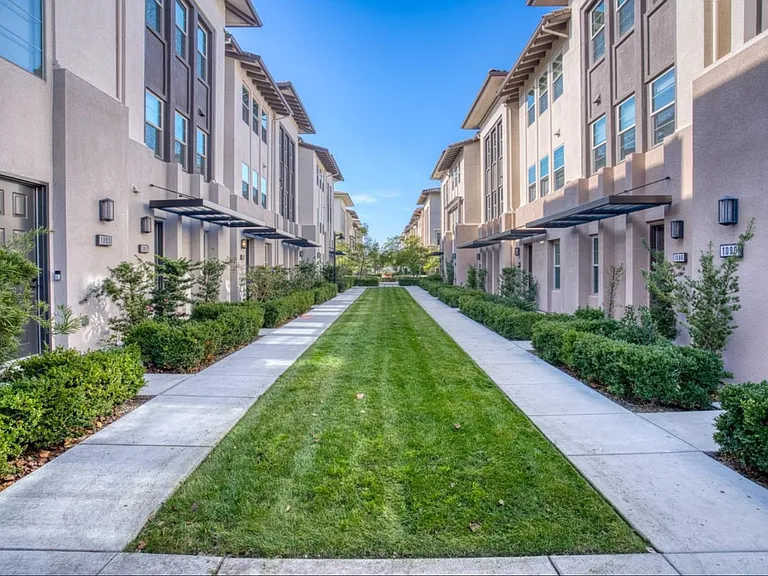 1060 Goldenstar Pl — Photo 19