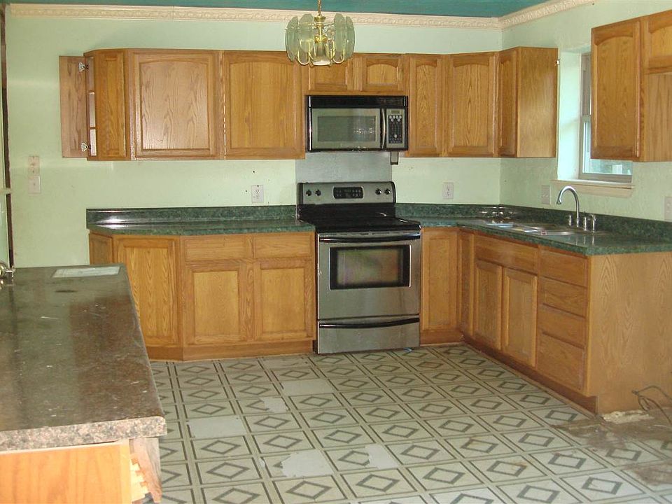 2nd image of 3685 Persimmon St