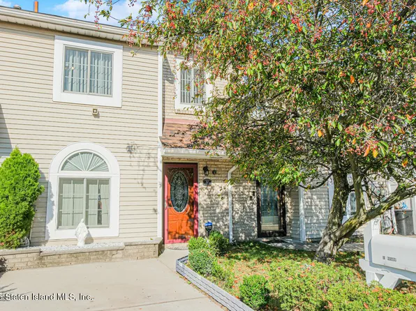 51 Adrianne Ln, Staten Island, NY 10303