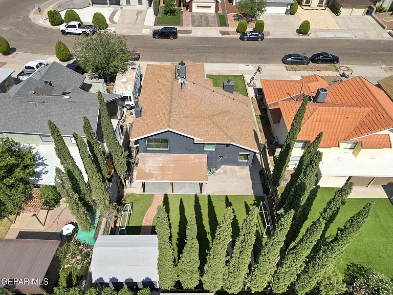 2437 Fletcher Pl — Photo 10