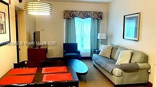 3rd image of 8303 Palm Pkwy #106