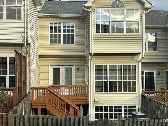 2nd image of 6802 Cedar Loch Ct
