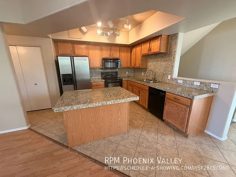 3250 W Greenway Rd #148 — Photo 8