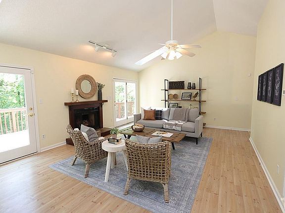 3rd image of 309 Westbrook Dr