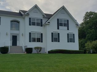 202 Leffler Cir, Florence, NJ 08518