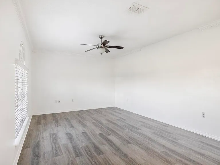 981 SW McElroy Ave — Photo 12