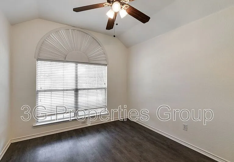1316 Lochness Dr — Photo 20