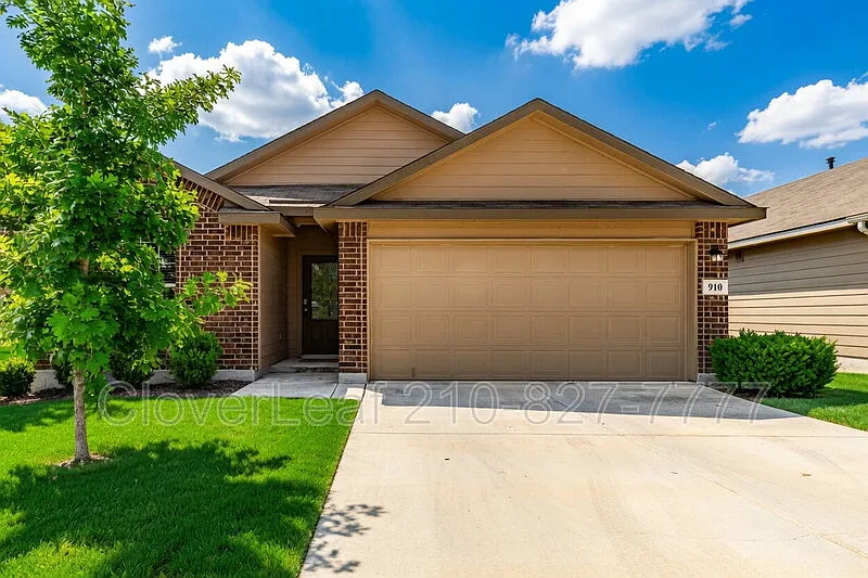 3 bed, 2.0 bath, 1644 sqft, $1,747 — Photo 3