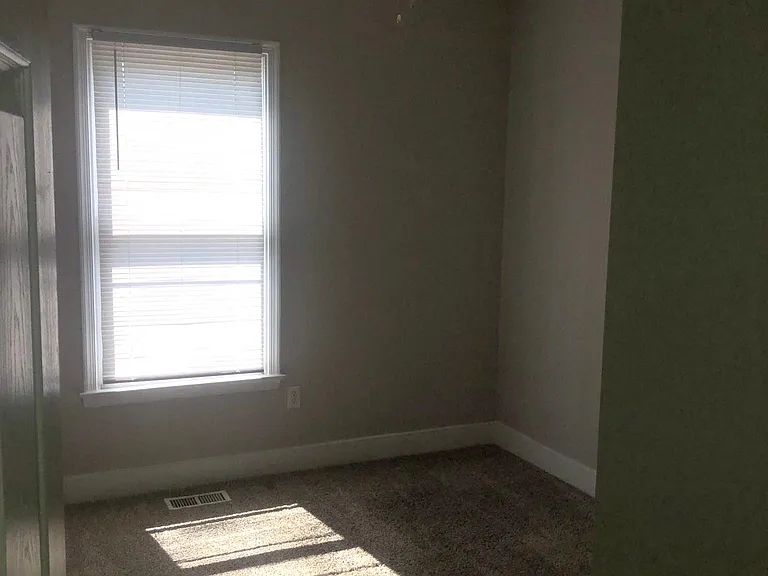 903 W Leigh St — Photo 11