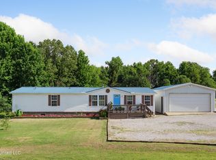 72 Countryside Dr, Byhalia, MS 38611
