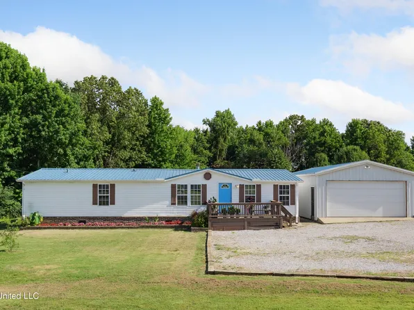 72 Countryside Dr, Byhalia, MS 38611