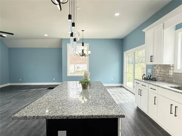 2538 Roe Ln, Kansas City, KS 66103