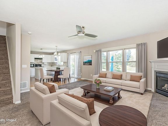3rd image of 4750 Somerset Dr
